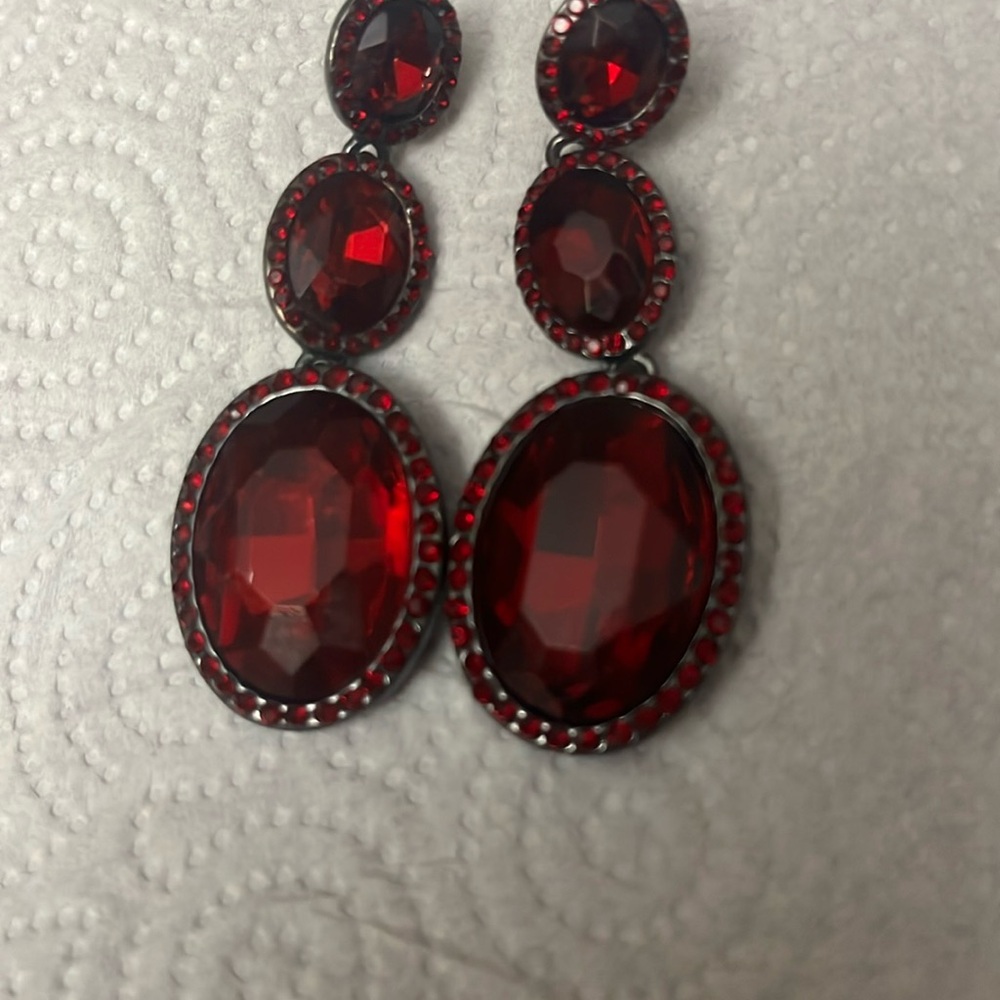 Sophisticated Red Drop Earrings with Graduated Stones